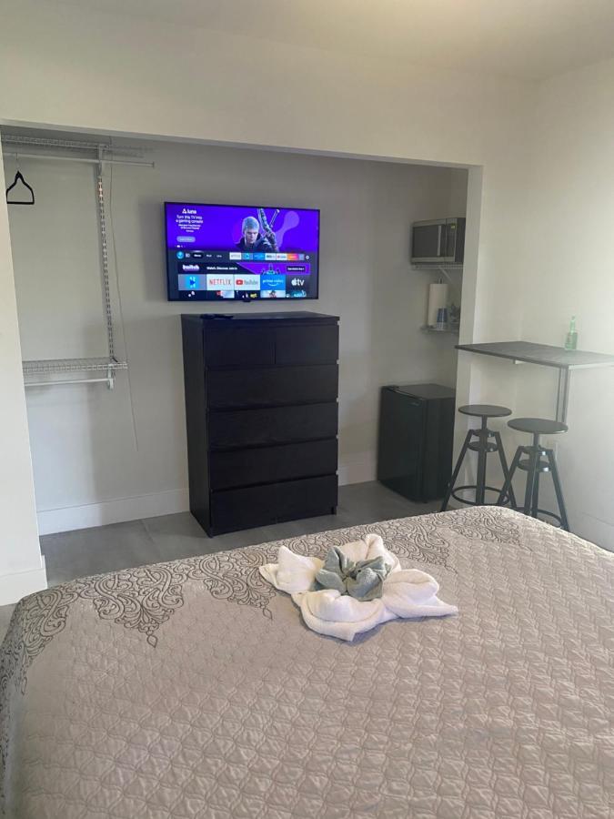 Lyz Miami Hotel Coral Gables Bagian luar foto